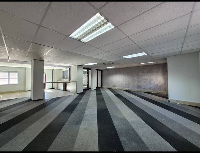 382M² OFFICE TO LET IN HYDE PARK